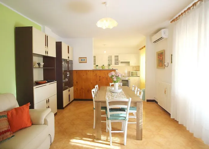 Agnese 아파트 로비니